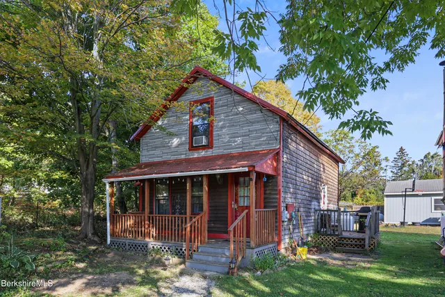 $184,900 | 1 Maple Street, Hinsdale, MA 01235