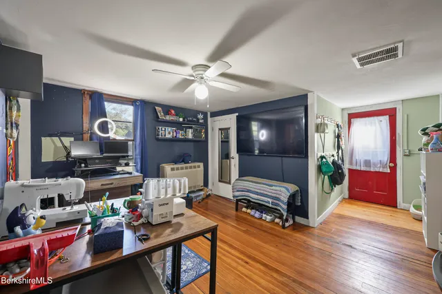 $184,900 | 1 Maple Street, Hinsdale, MA 01235