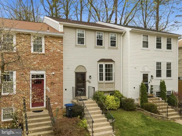 $625,000 | 10058 Chestnut Wood Lane, Burke, VA 22015