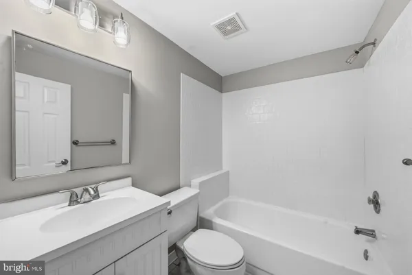 $625,000 | 10058 Chestnut Wood Lane, Burke, VA 22015