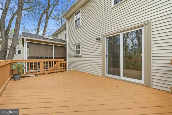 $625,000 | 10058 Chestnut Wood Lane, Burke, VA 22015