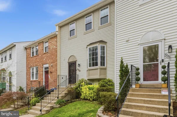 $625,000 | 10058 Chestnut Wood Lane, Burke, VA 22015