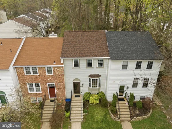 $625,000 | 10058 Chestnut Wood Lane, Burke, VA 22015