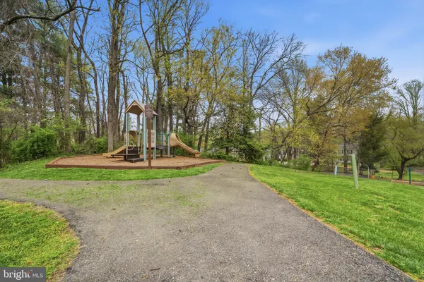 $625,000 | 10058 Chestnut Wood Lane, Burke, VA 22015