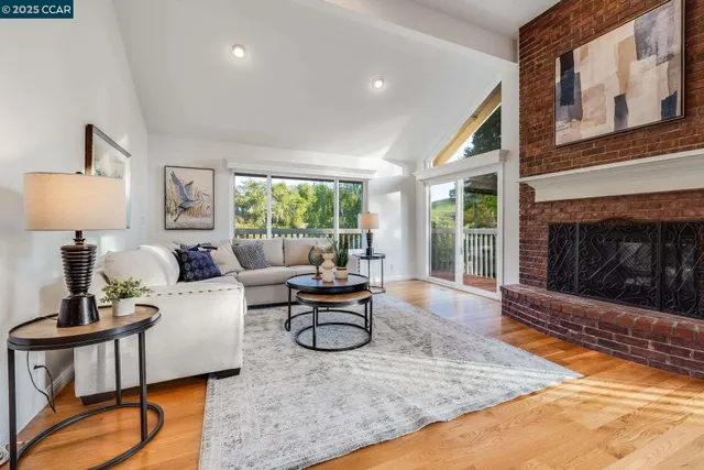 $2,390,000 | 9 Irvine Drive, Moraga, CA 94556