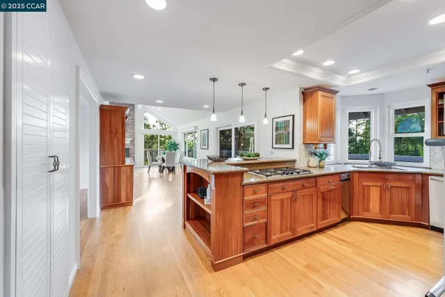 $2,390,000 | 9 Irvine Drive, Moraga, CA 94556