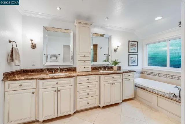 $2,390,000 | 9 Irvine Drive, Moraga, CA 94556