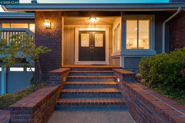 $2,390,000 | 9 Irvine Drive, Moraga, CA 94556