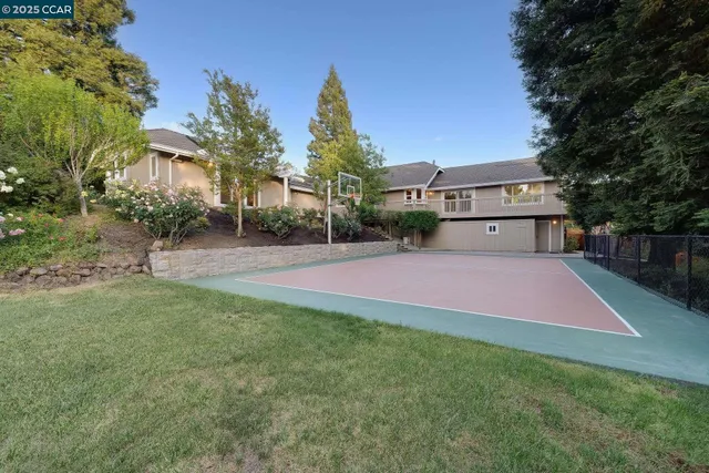 $2,390,000 | 9 Irvine Drive, Moraga, CA 94556