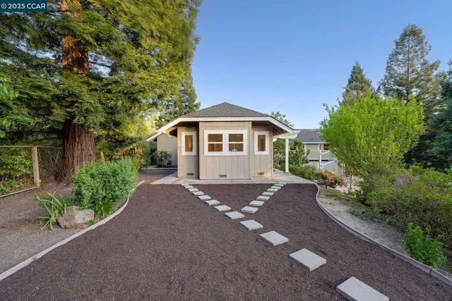 $2,390,000 | 9 Irvine Drive, Moraga, CA 94556