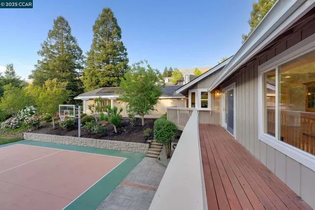 $2,390,000 | 9 Irvine Drive, Moraga, CA 94556
