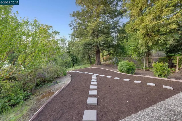 $2,390,000 | 9 Irvine Drive, Moraga, CA 94556