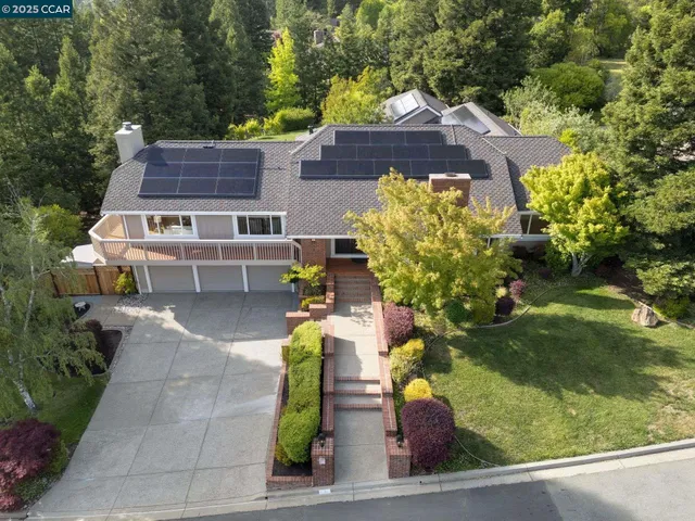 $2,390,000 | 9 Irvine Drive, Moraga, CA 94556