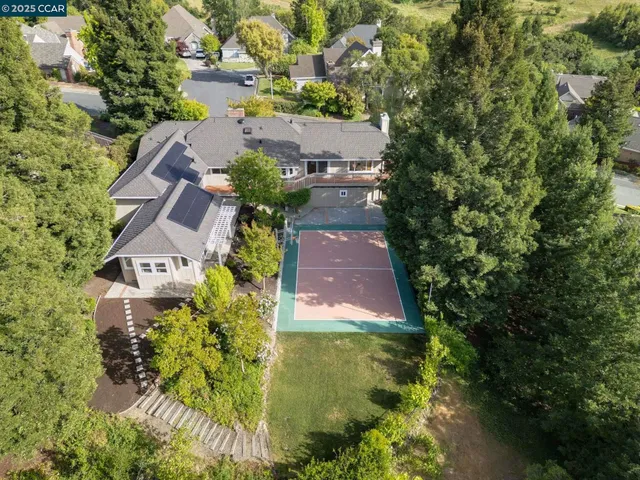 $2,390,000 | 9 Irvine Drive, Moraga, CA 94556