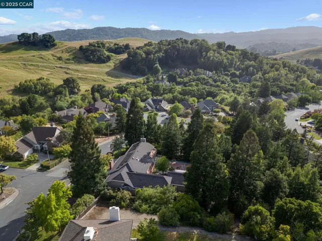 $2,390,000 | 9 Irvine Drive, Moraga, CA 94556