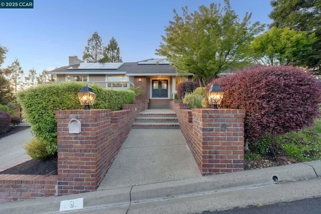 $2,390,000 | 9 Irvine Drive, Moraga, CA 94556