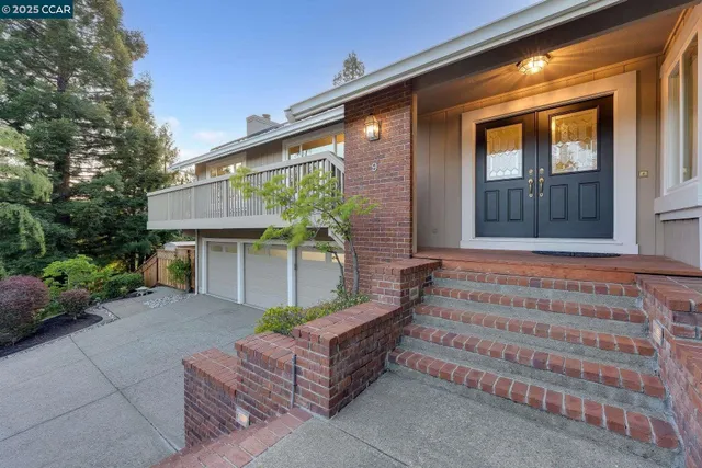 $2,390,000 | 9 Irvine Drive, Moraga, CA 94556