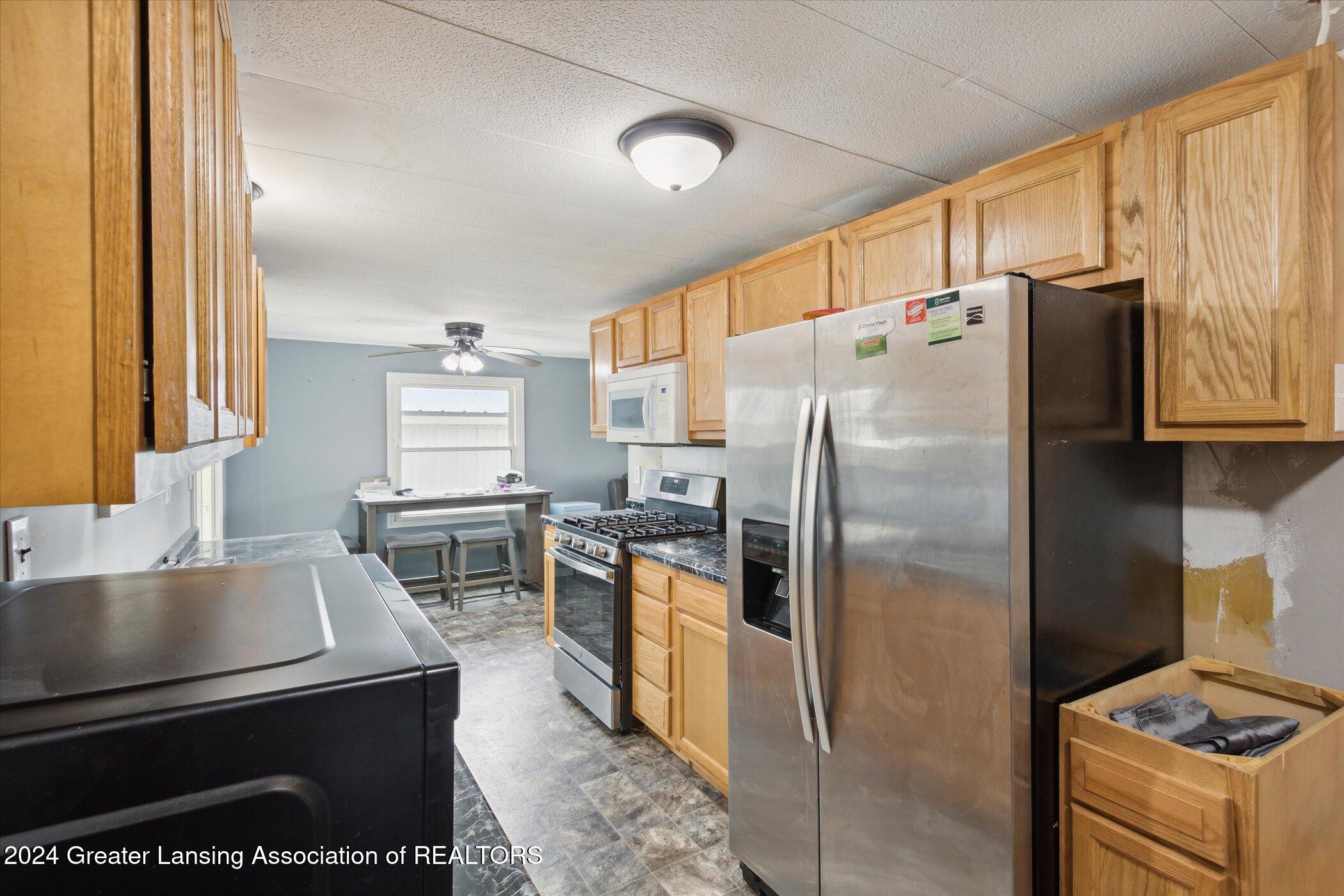 7300 South Rich Road Middleton, MI 48856 - Photo 17 of 36 17-7300-Rich-Rd-Middleton-MI-48856-Windo