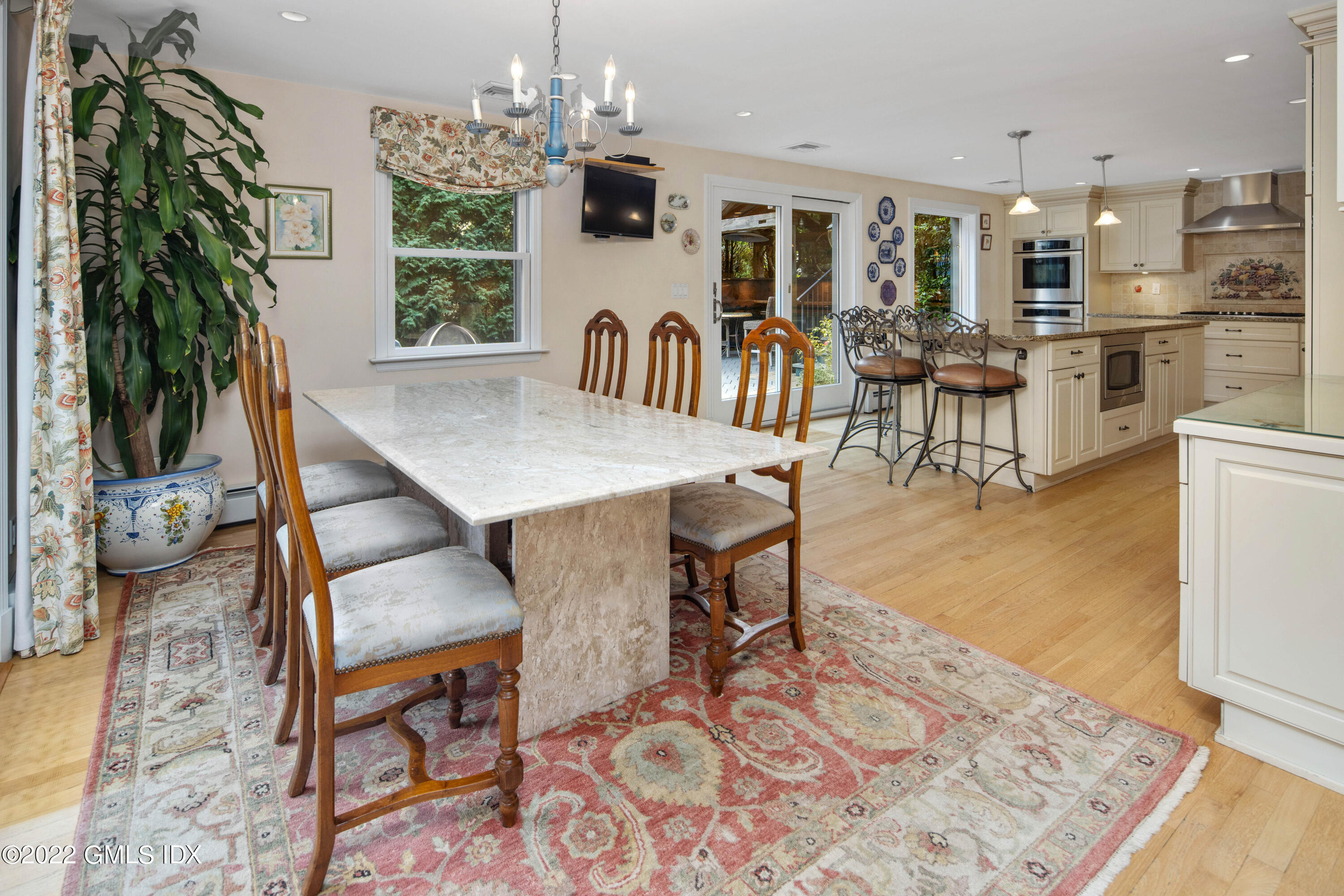 27 Rustic View Road Greenwich, CT 06830 - Photo 10 of 37 a view of a dining room with furniture