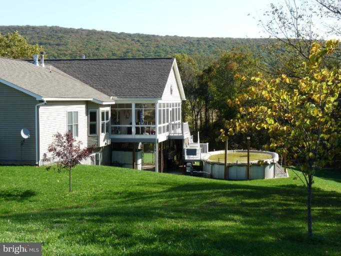 Exterior (Rear)