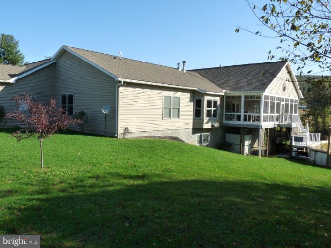 Exterior (Rear)