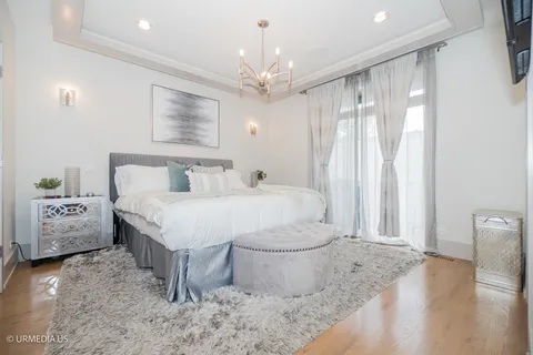 $587,000 | 1221 East 46th Street, Unit 1, Chicago, IL 60653