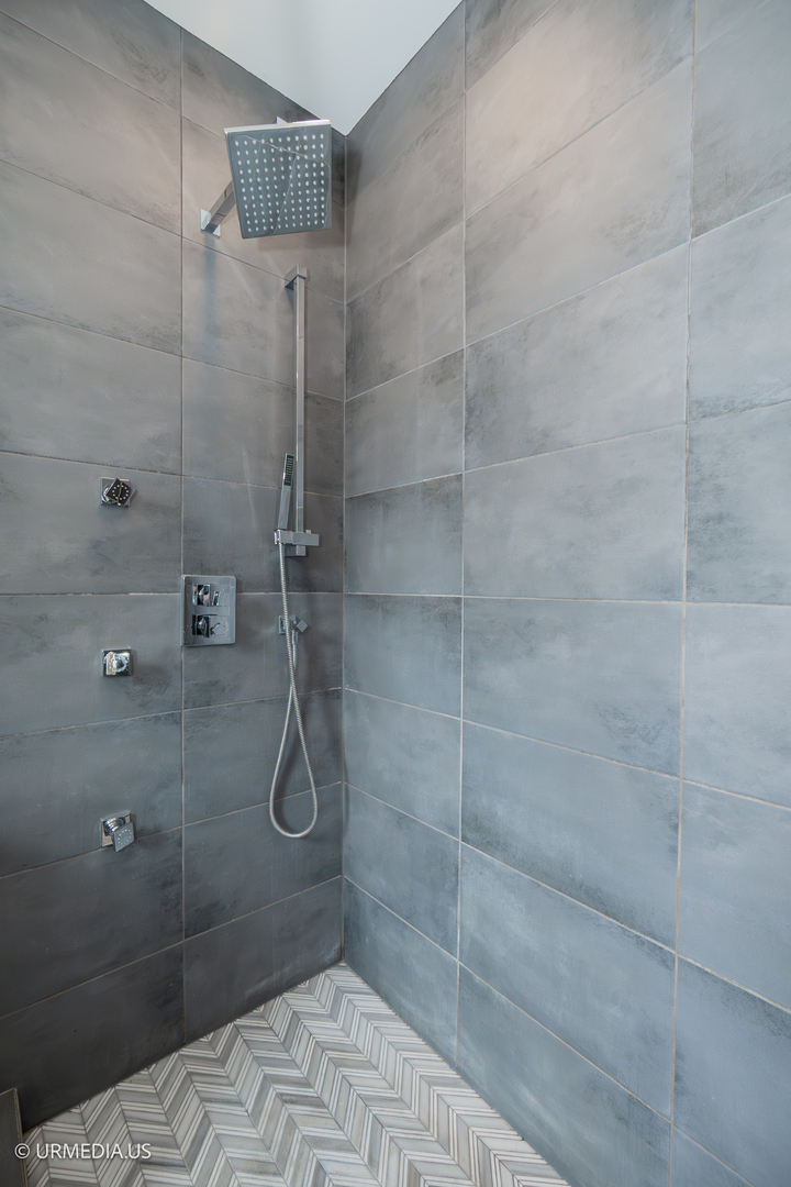 1221 East 46th Street, Unit 1 Chicago, IL 60653 - Photo 16 of 38