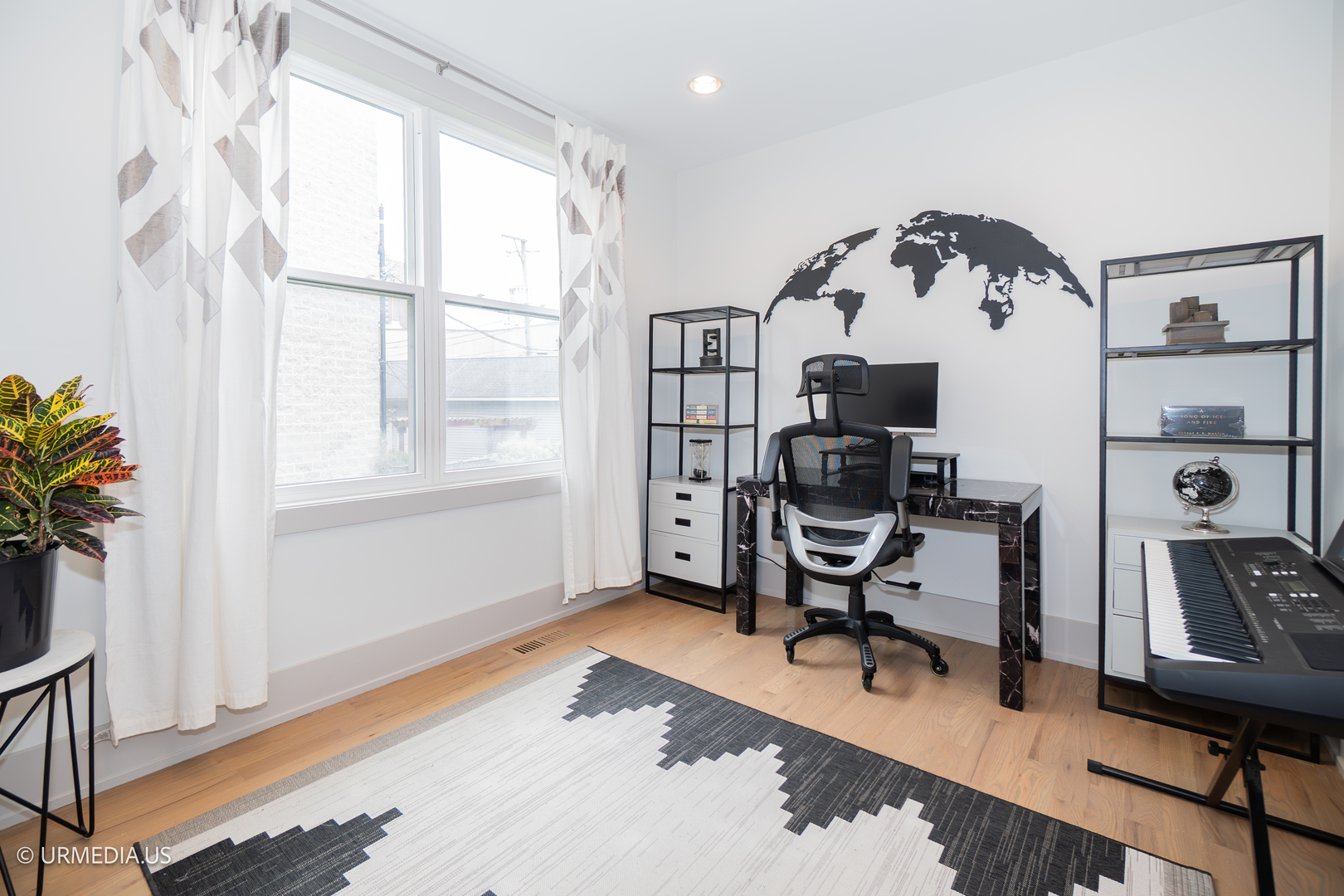 1221 East 46th Street, Unit 1 Chicago, IL 60653 - Photo 17 of 38