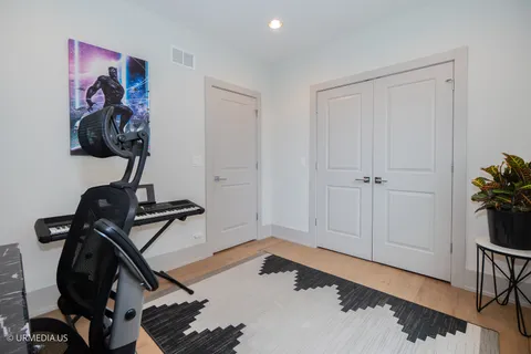 $587,000 | 1221 East 46th Street, Unit 1, Chicago, IL 60653