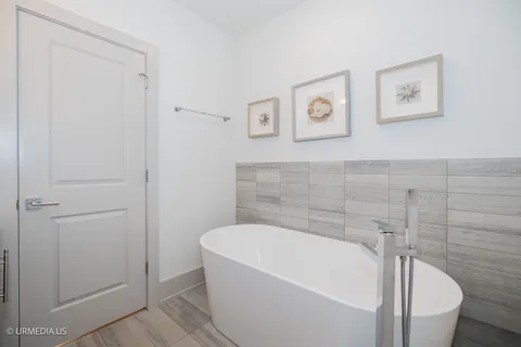 $587,000 | 1221 East 46th Street, Unit 1, Chicago, IL 60653