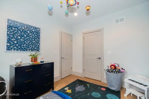 $587,000 | 1221 East 46th Street, Unit 1, Chicago, IL 60653