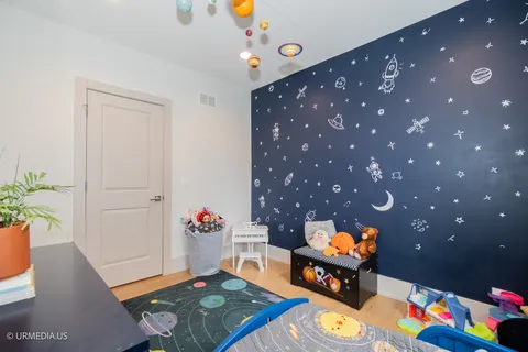 $587,000 | 1221 East 46th Street, Unit 1, Chicago, IL 60653