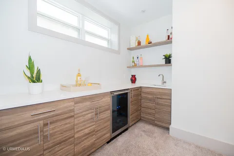 $587,000 | 1221 East 46th Street, Unit 1, Chicago, IL 60653