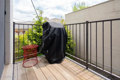 $587,000 | 1221 East 46th Street, Unit 1, Chicago, IL 60653