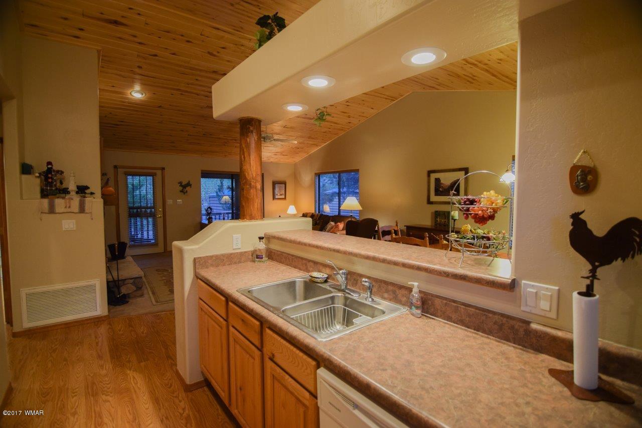 2645 Lodge Loop Overgaard, AZ 85933 - Photo 11 of 22 Gallery Image 11