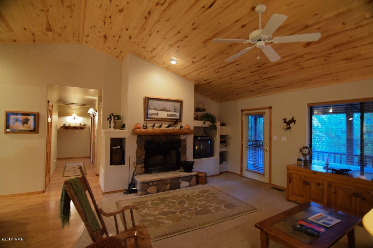 2645 Lodge Loop Overgaard, AZ 85933 - Photo 2 of 22 Gallery Image 2
