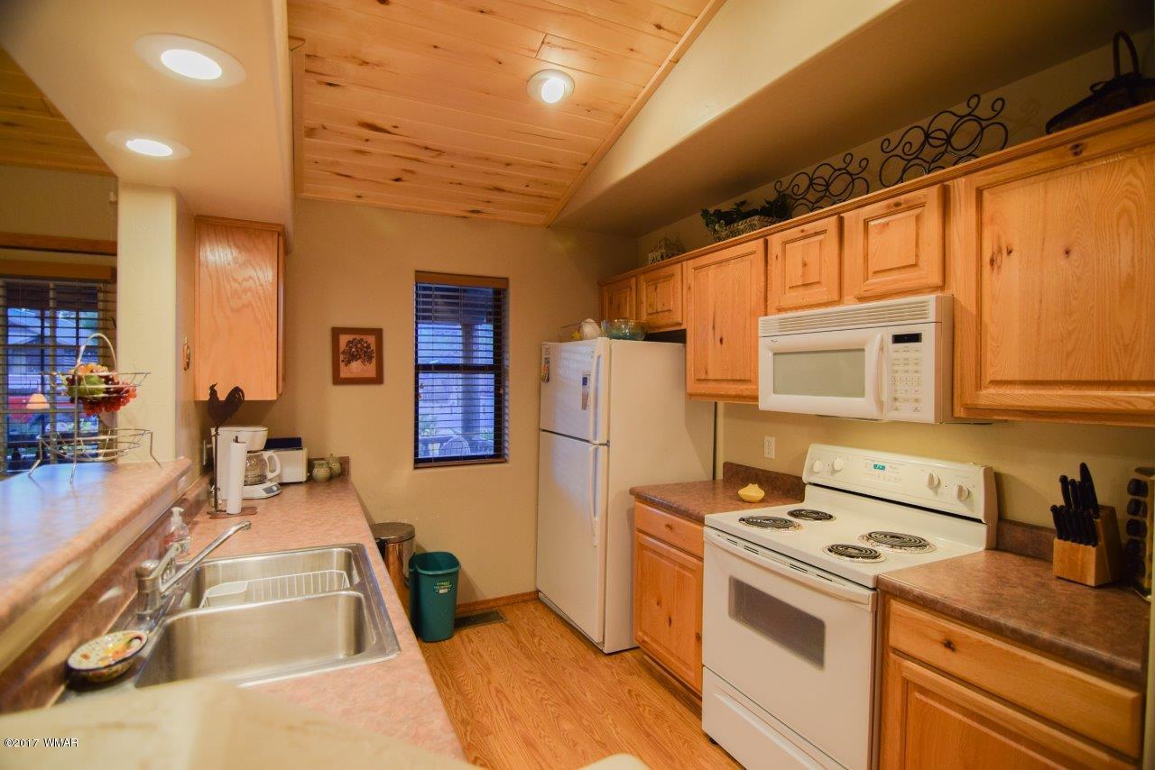 2645 Lodge Loop Overgaard, AZ 85933 - Photo 3 of 22 Gallery Image 3