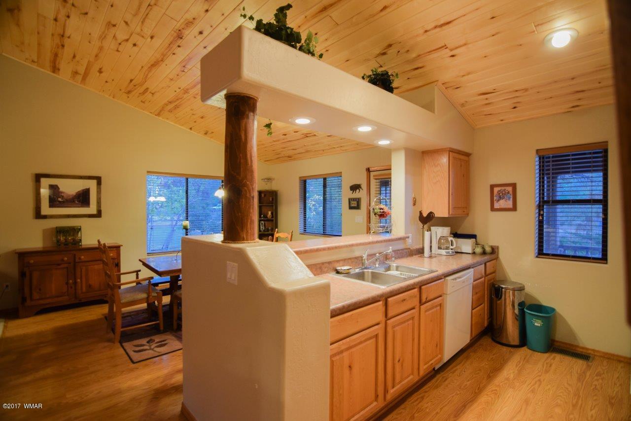 2645 Lodge Loop Overgaard, AZ 85933 - Photo 10 of 22 Gallery Image 10