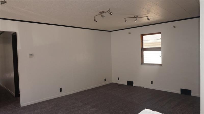 307 Crawford Run Road Creighton, PA 15030 - Photo 7 of 13 Living room