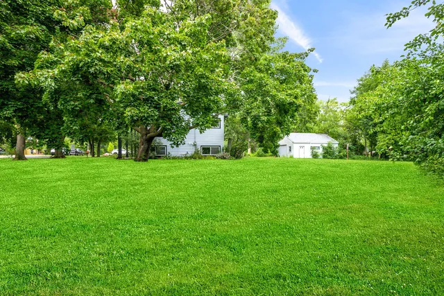 a house view with garden space