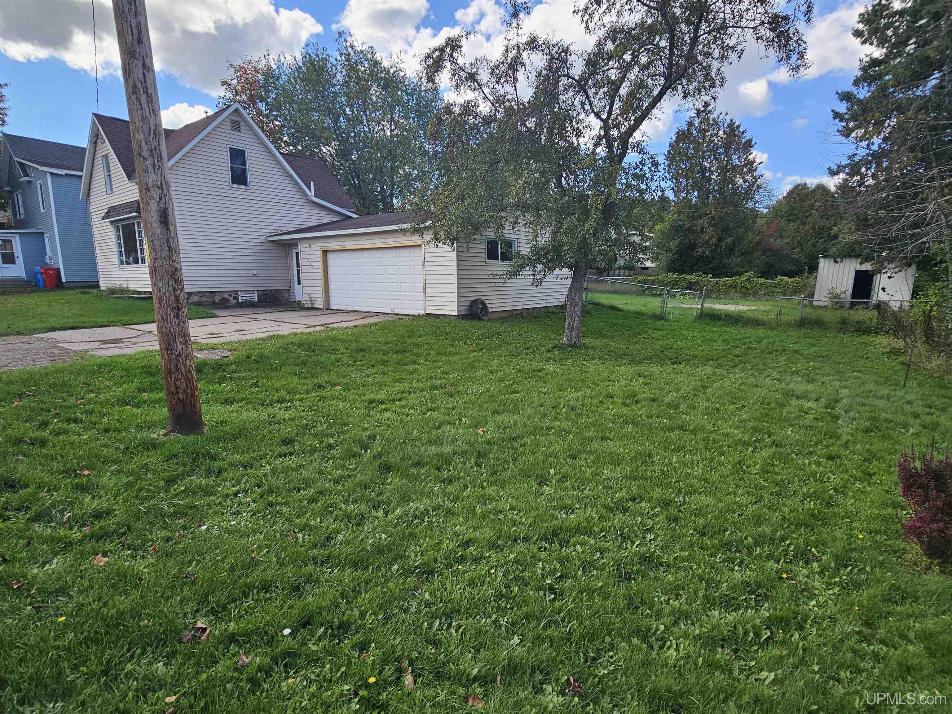 120 Silver Street Ishpeming, MI 49849 - Photo 4 of 35