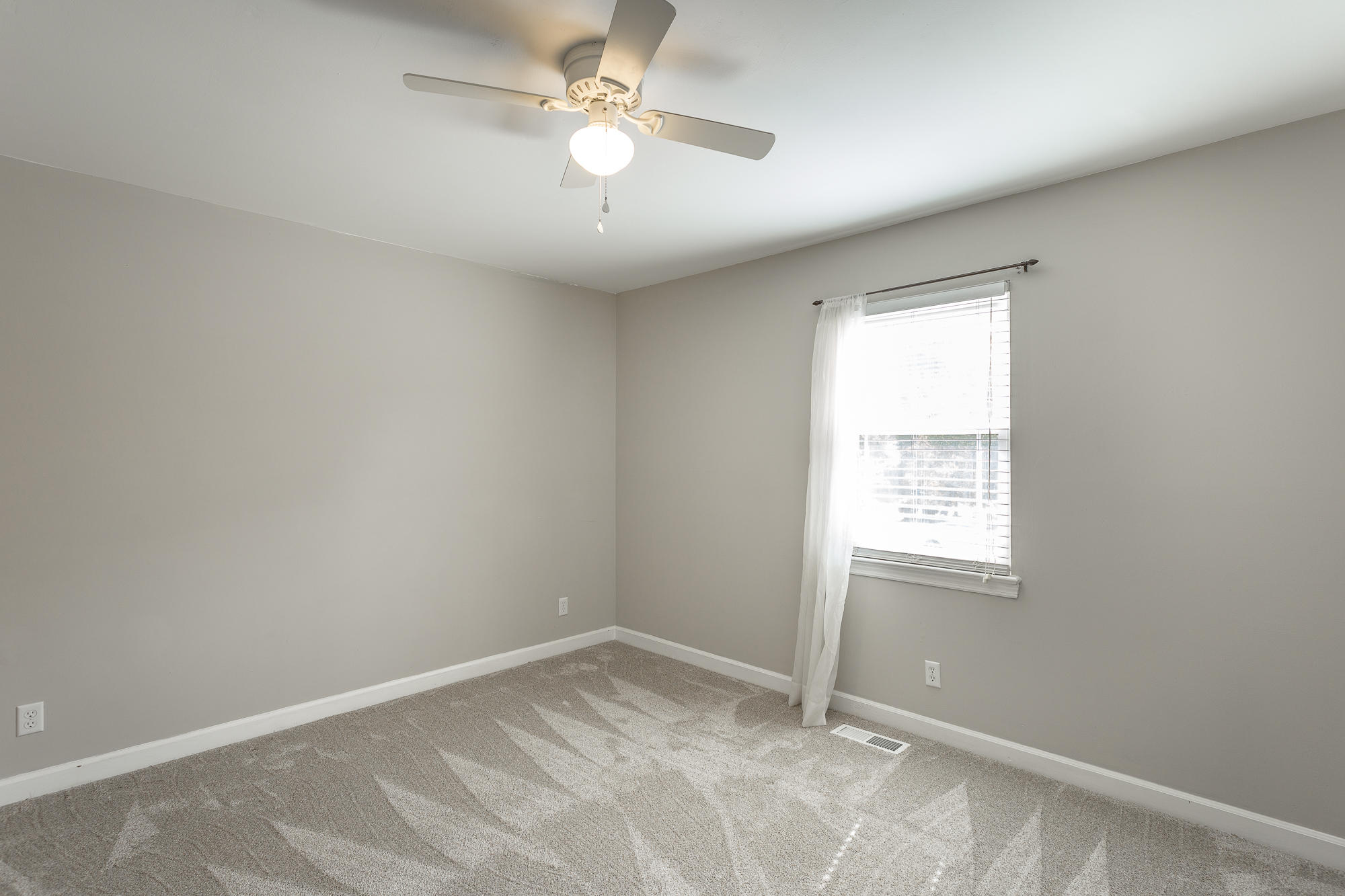 611 Valley Bridge Road Chattanooga, TN 37415 - Photo 23 of 40 611 Valley Bridge Road-30
