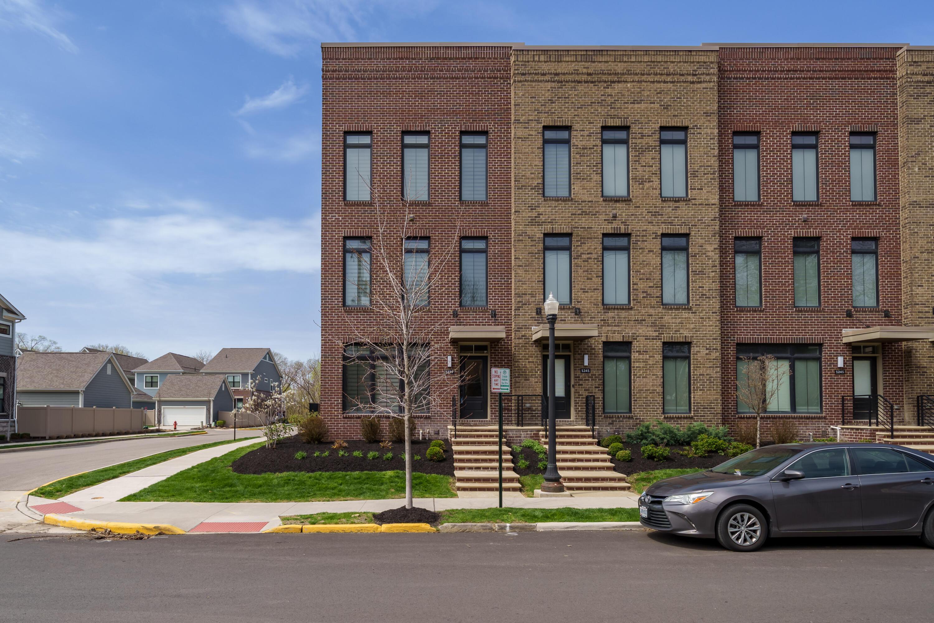 1239 Perry Street Columbus, OH 43201 - Photo 2 of 47 1239 Perry St_01