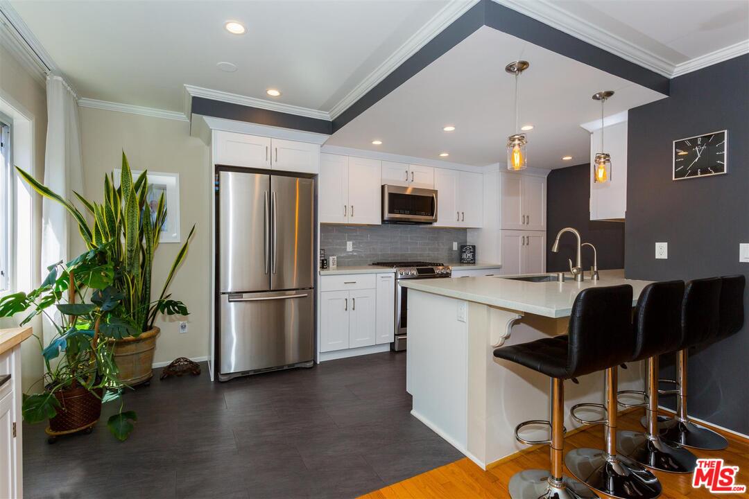 13360 Maxella Avenue, Unit 4 Marina del Rey, CA 90292 - Photo 12 of 20