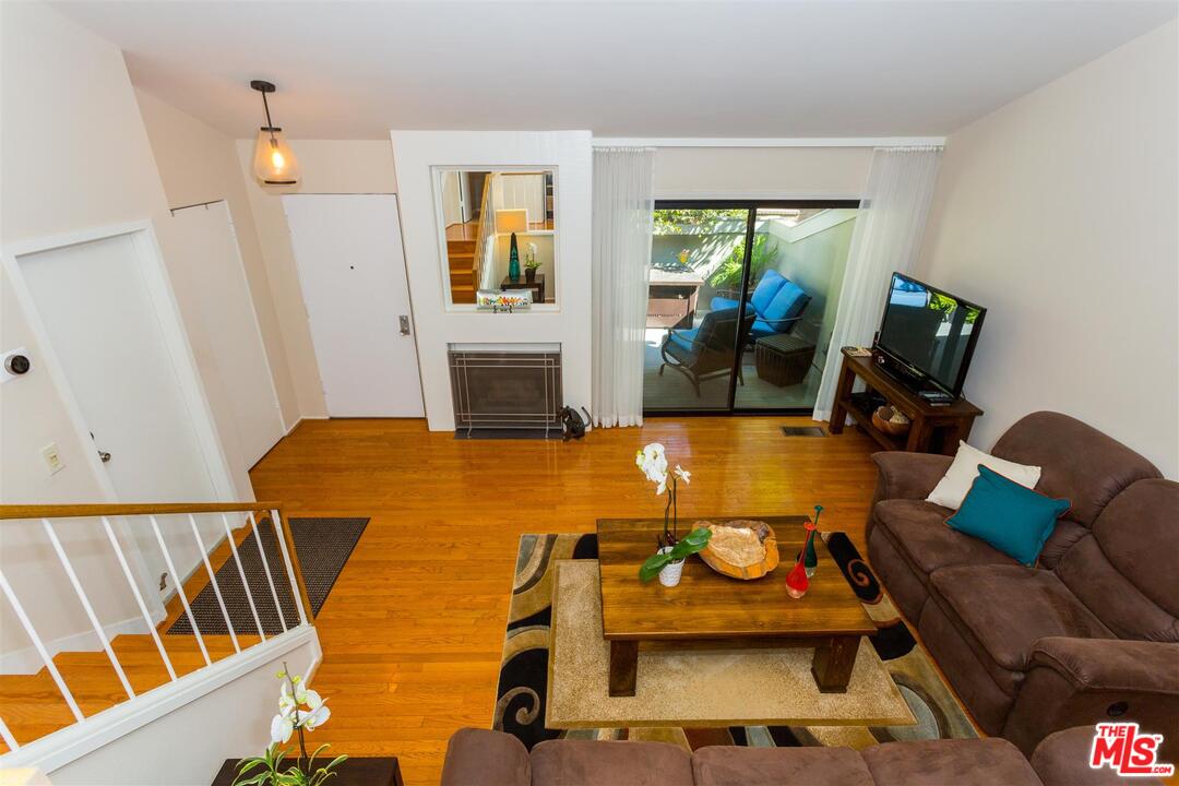 13360 Maxella Avenue, Unit 4 Marina del Rey, CA 90292 - Photo 7 of 20