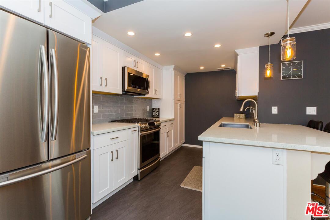 13360 Maxella Avenue, Unit 4 Marina del Rey, CA 90292 - Photo 10 of 20