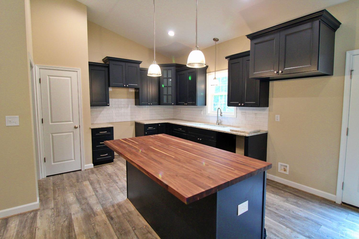 931 Wildway Road Appomattox, VA 24522 - Photo 5 of 23 Gallery Image 5