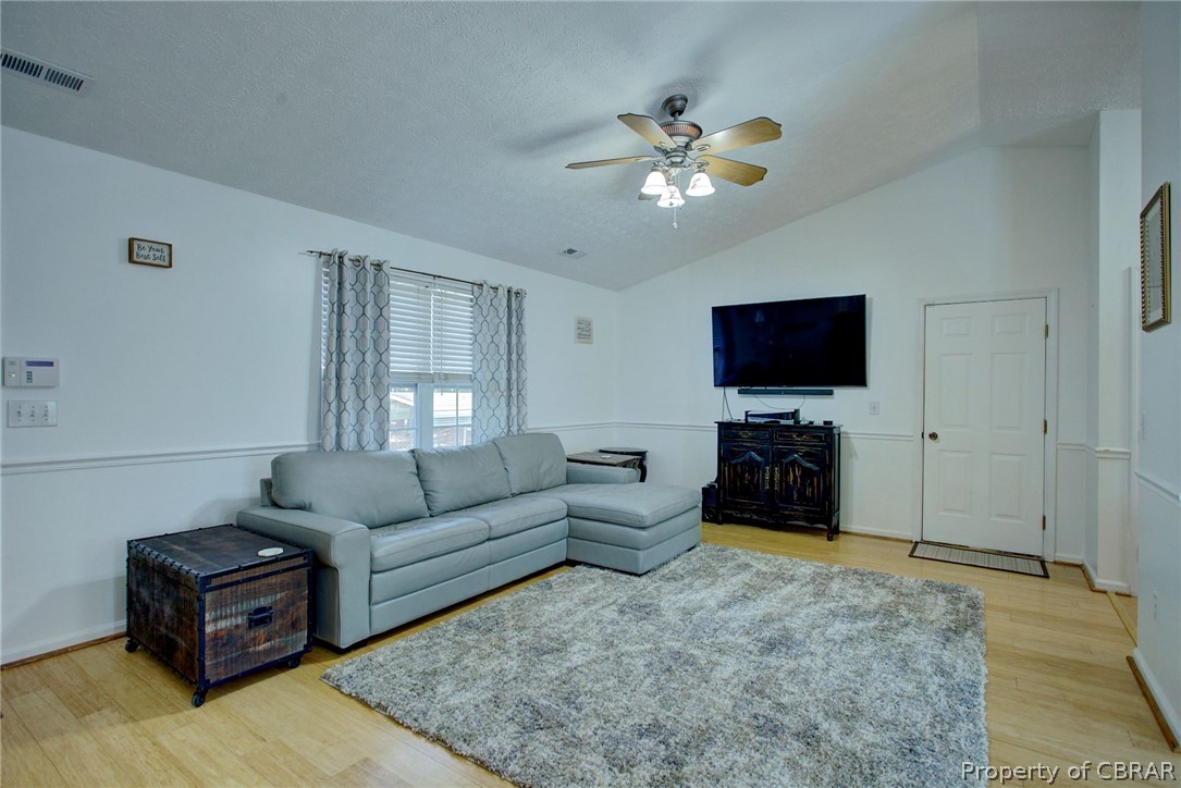 9899 Figg Shop Road Gloucester, VA 23061 - Photo 5 of 28 Gallery Image 5
