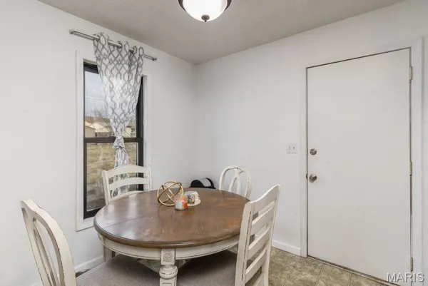 $165,000 | 1121 Fowler Road, Lebanon, MO 65536