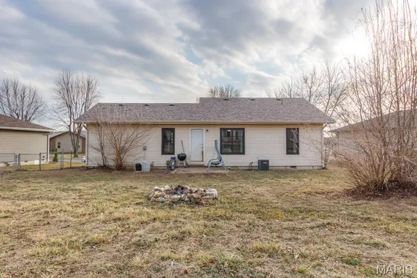 $165,000 | 1121 Fowler Road, Lebanon, MO 65536